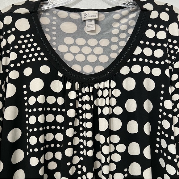 Venezia by Lane Bryant Stretchy Blouse Ornate Neckline V-Neck | Women Size 18/20 - Picture 2 of 8